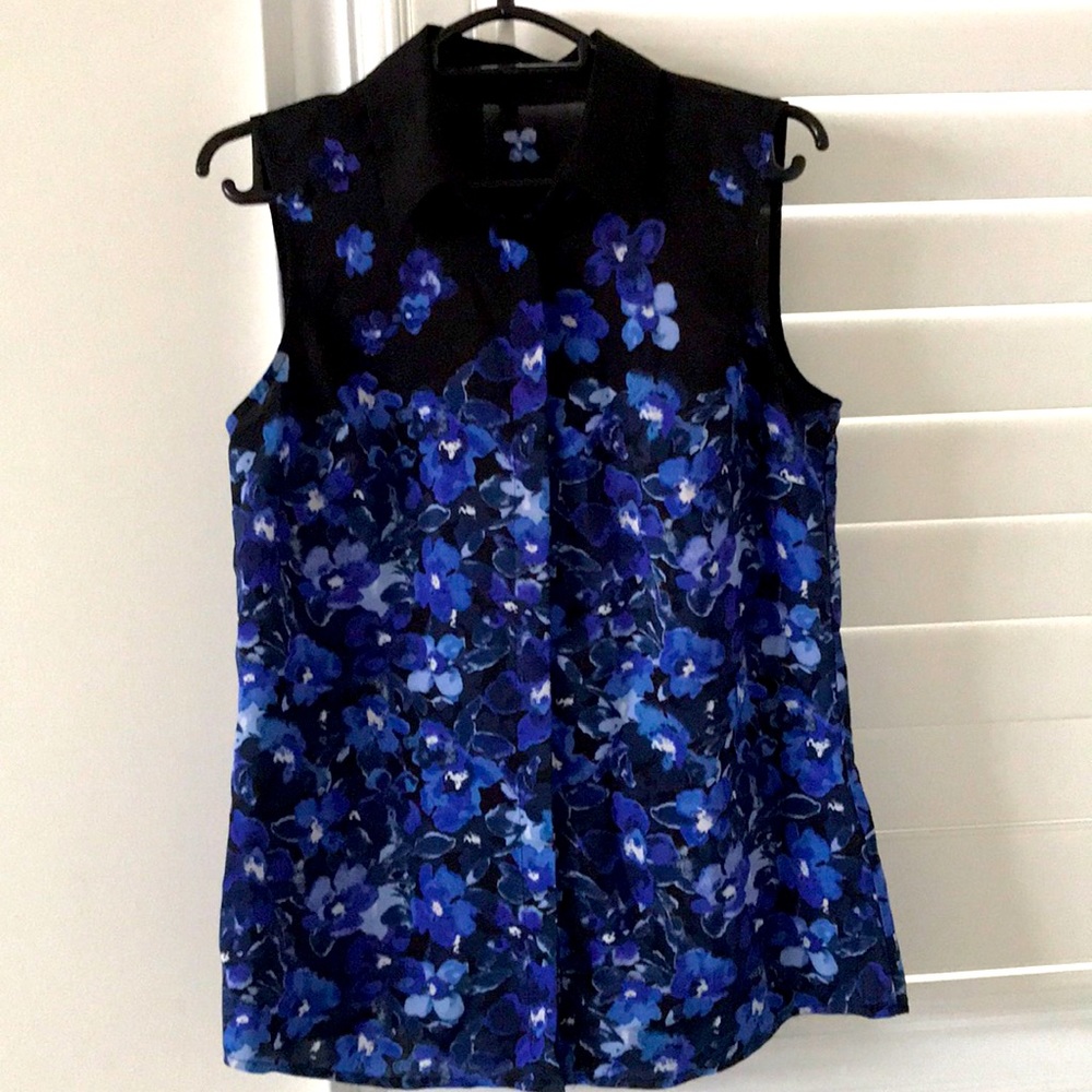 3 for $25 ❤️ - JACOB Sleeveless Floral Blouse